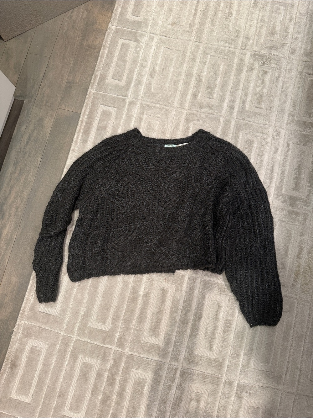 Kimchi Blue Black Cable-Knit Cropped Crewneck Sweater